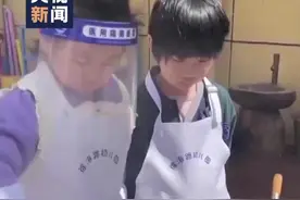 幼儿园萌娃变“大厨” “过家家”照进现实图片