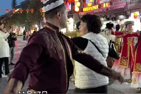 视频 | 我也要去新疆！新疆歌舞走进云南昆明 大家一起跳起来图片