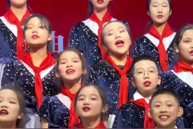 视频 | 乌鲁木齐小学生合唱《榜样》 用歌声致敬永不褪色的雷锋精神图片