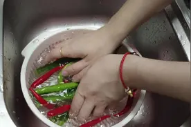 辣椒炒烤鸭图片