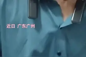工地上一大叔，一晚上给美女主播打赏10万，说只为博美人一笑图片