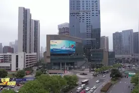 全国“百城千屏”共庆人民海军成立75周年：我的家乡我的舰 爱我人民爱我军主题活动在多地展开图片