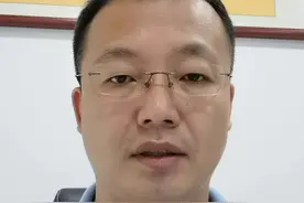 #自然资源局 #土地违法征收 #土地管理法 查处土地违法的专门机构——自然资源督察局。视频封面