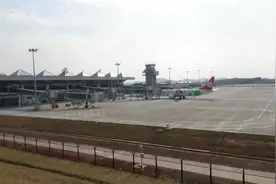 简介郴州机场、降落视频封面