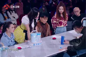 小伙竟能控制色子的点数，邓紫棋直呼刷新三观视频封面