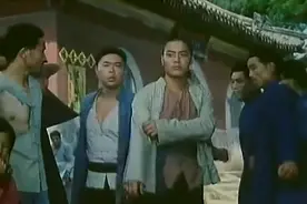 影视：姑娘在街头卖艺，哪料恶霸前来找茬，高手都看不下去了视频封面