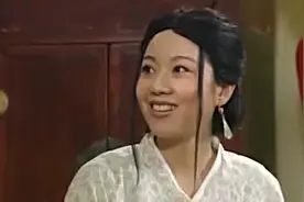 佟石头第一次见白展堂，要想和其比试武功，结果被秒成渣了视频封面