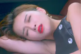 影视：汽车刹车失灵，女子竟不知所措视频封面