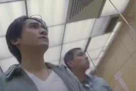 影视：小弟嚣张进门，没想到遇到自家大哥，结局180度大反转视频封面