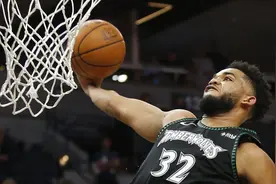 NBA十佳球：唐斯泰山压顶+滑翔战斧！KD遭塔图姆双手遮天抓帽图片