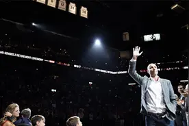 NBA晚报：波波骂人甩锅马努 老詹自嗨做鬼脸图片